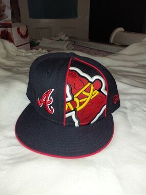Atlanta Braves Split-Logo New Era Fitted Cap in Navy & Red